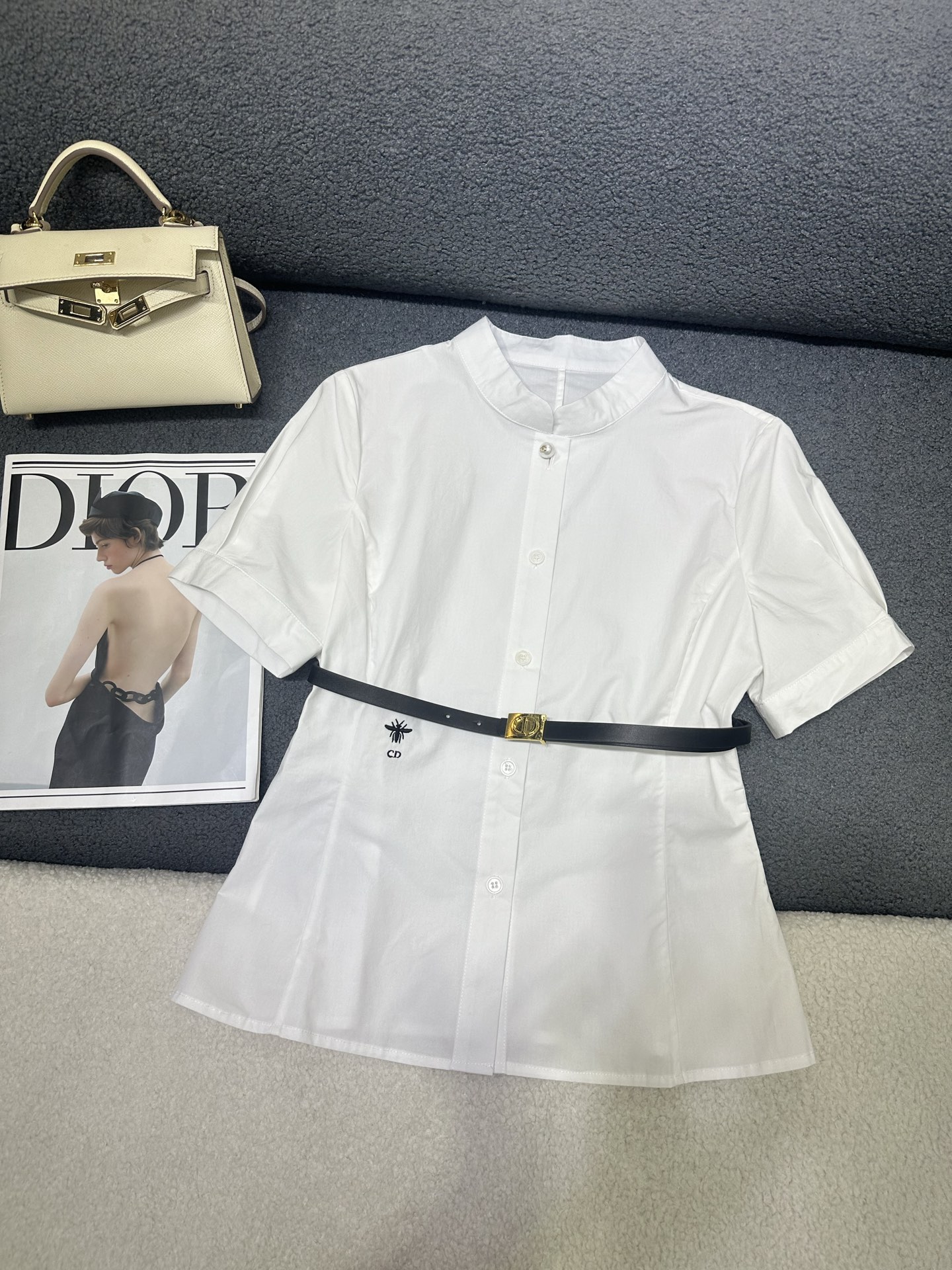 NO:891095,Dior/Dior 2026 new summer shirt/elegant design, embroidered bee pattern on the side waist/matching belt/high quality/single SML,, dior, dior,19860909Dior/迪奥2026夏季新款衬衣/设计优雅大气,侧腰刺绣小蜜蜂图案/搭配腰带/高品质/单SML,,dior,dior,,Women's clothing