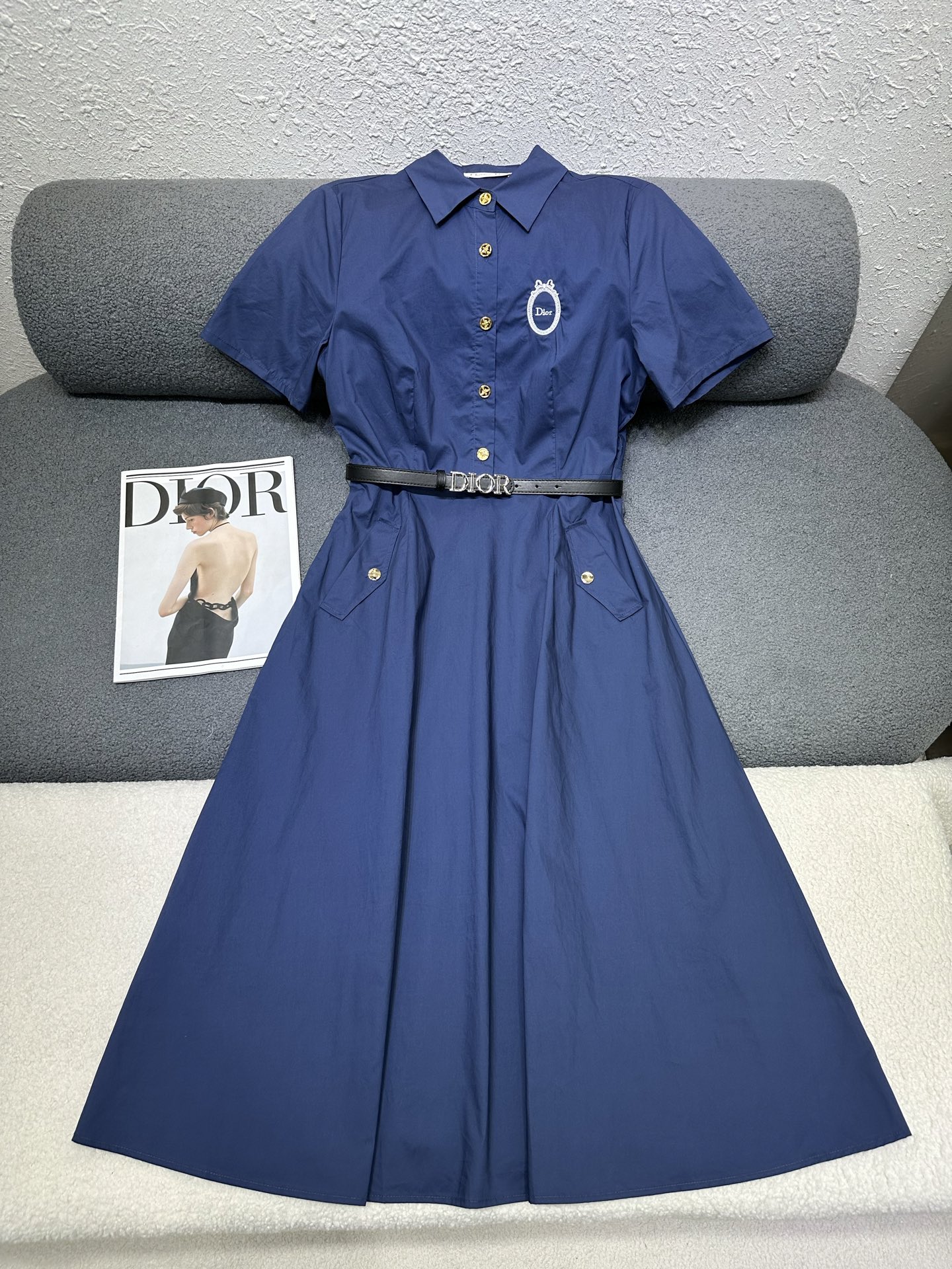 NO:909813,Dior*Dior 2026 new dress, embroidered letter pattern, CD bee button, matching belt, the upper body is very slim, the fabric is comfortable, high quality, two colors and three codes SML,,dior,dior,skirts,19860909Dior*迪奥2026新款连衣裙 刺绣字母图案 CD小蜜蜂纽扣 搭配腰带 上身非常显瘦 面料舒适 高品质 两色三码SML,,dior,dior,skirts,,Women's clothing