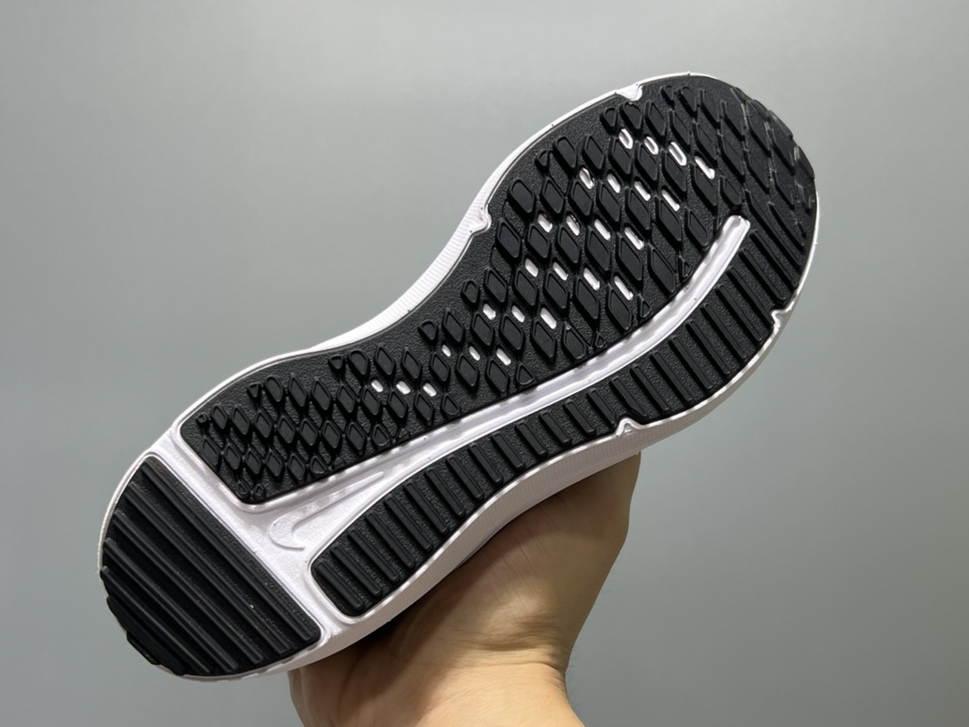 图片[5]-NK 赤足瑞亚系列儿童魔术贴运动鞋 尺码：23.5-37码 超级好穿的赤足瑞亚系列🆕 高密度针织鞋面，透气舒适☁️ 超轻超好穿的赤足系列，日常必备❤️ 耐磨防滑缓震大底，脚感超赞👍🏻 魔术贴设计，穿脱超级便捷✔️-选品中心