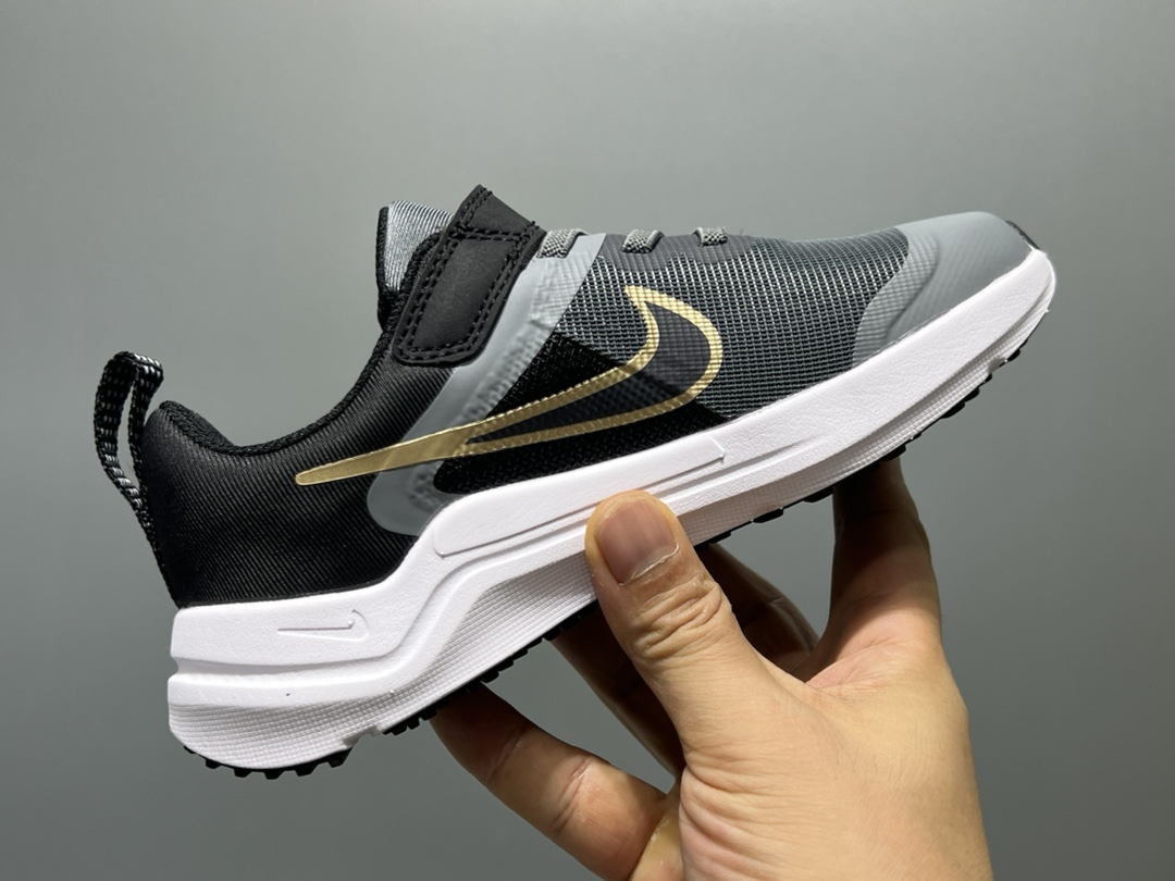 图片[6]-NK 赤足瑞亚系列儿童魔术贴运动鞋 尺码：23.5-37码 超级好穿的赤足瑞亚系列🆕 高密度针织鞋面，透气舒适☁️ 超轻超好穿的赤足系列，日常必备❤️ 耐磨防滑缓震大底，脚感超赞👍🏻 魔术贴设计，穿脱超级便捷✔️-选品中心