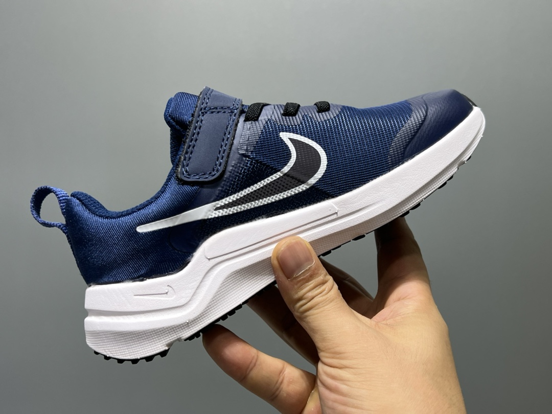 图片[6]-NK 赤足瑞亚系列儿童魔术贴运动鞋 尺码：23.5-37码 超级好穿的赤足瑞亚系列🆕 高密度针织鞋面，透气舒适☁️ 超轻超好穿的赤足系列，日常必备❤️ 耐磨防滑缓震大底，脚感超赞👍🏻 魔术贴设计，穿脱超级便捷✔️-选品中心