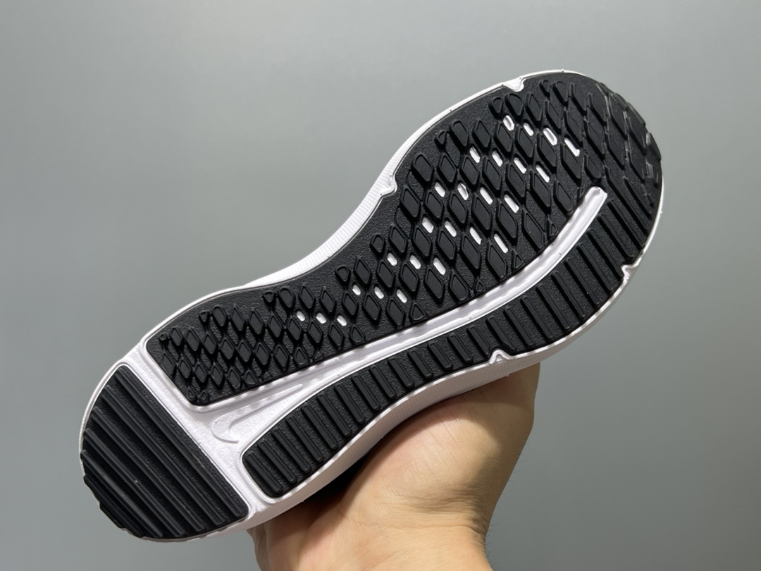 图片[5]-NK 赤足瑞亚系列儿童魔术贴运动鞋 尺码：23.5-37码 超级好穿的赤足瑞亚系列🆕 高密度针织鞋面，透气舒适☁️ 超轻超好穿的赤足系列，日常必备❤️ 耐磨防滑缓震大底，脚感超赞👍🏻 魔术贴设计，穿脱超级便捷✔️-选品中心