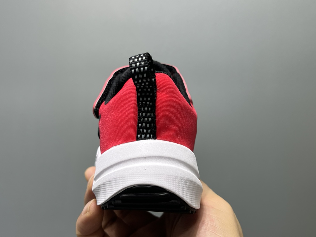 图片[7]-NK 赤足瑞亚系列儿童魔术贴运动鞋 尺码：23.5-37码 超级好穿的赤足瑞亚系列🆕 高密度针织鞋面，透气舒适☁️ 超轻超好穿的赤足系列，日常必备❤️ 耐磨防滑缓震大底，脚感超赞👍🏻 魔术贴设计，穿脱超级便捷✔️-选品中心