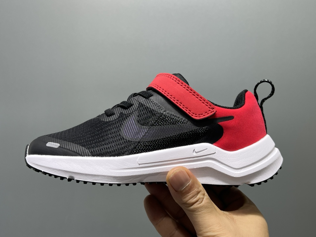 图片[4]-NK 赤足瑞亚系列儿童魔术贴运动鞋 尺码：23.5-37码 超级好穿的赤足瑞亚系列🆕 高密度针织鞋面，透气舒适☁️ 超轻超好穿的赤足系列，日常必备❤️ 耐磨防滑缓震大底，脚感超赞👍🏻 魔术贴设计，穿脱超级便捷✔️-选品中心