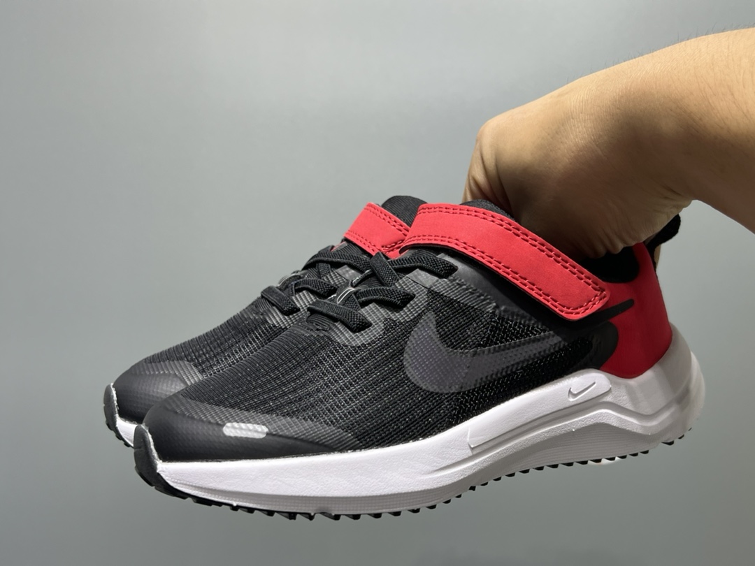 图片[2]-NK 赤足瑞亚系列儿童魔术贴运动鞋 尺码：23.5-37码 超级好穿的赤足瑞亚系列🆕 高密度针织鞋面，透气舒适☁️ 超轻超好穿的赤足系列，日常必备❤️ 耐磨防滑缓震大底，脚感超赞👍🏻 魔术贴设计，穿脱超级便捷✔️-选品中心