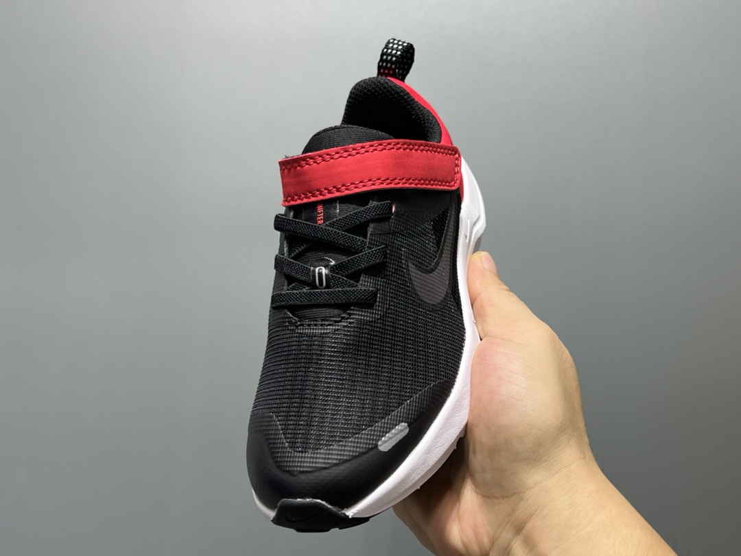 图片[3]-NK 赤足瑞亚系列儿童魔术贴运动鞋 尺码：23.5-37码 超级好穿的赤足瑞亚系列🆕 高密度针织鞋面，透气舒适☁️ 超轻超好穿的赤足系列，日常必备❤️ 耐磨防滑缓震大底，脚感超赞👍🏻 魔术贴设计，穿脱超级便捷✔️-选品中心