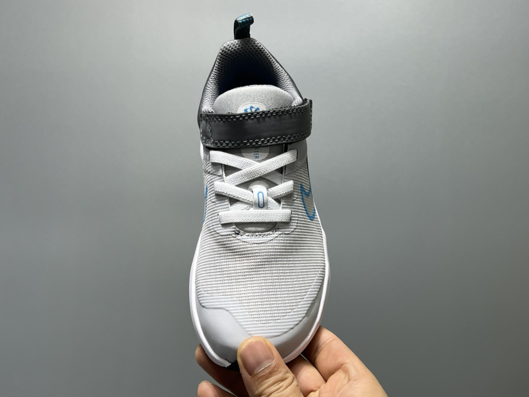 图片[8]-NK 赤足瑞亚系列儿童魔术贴运动鞋 尺码：23.5-37码 超级好穿的赤足瑞亚系列🆕 高密度针织鞋面，透气舒适☁️ 超轻超好穿的赤足系列，日常必备❤️ 耐磨防滑缓震大底，脚感超赞👍🏻 魔术贴设计，穿脱超级便捷✔️-选品中心