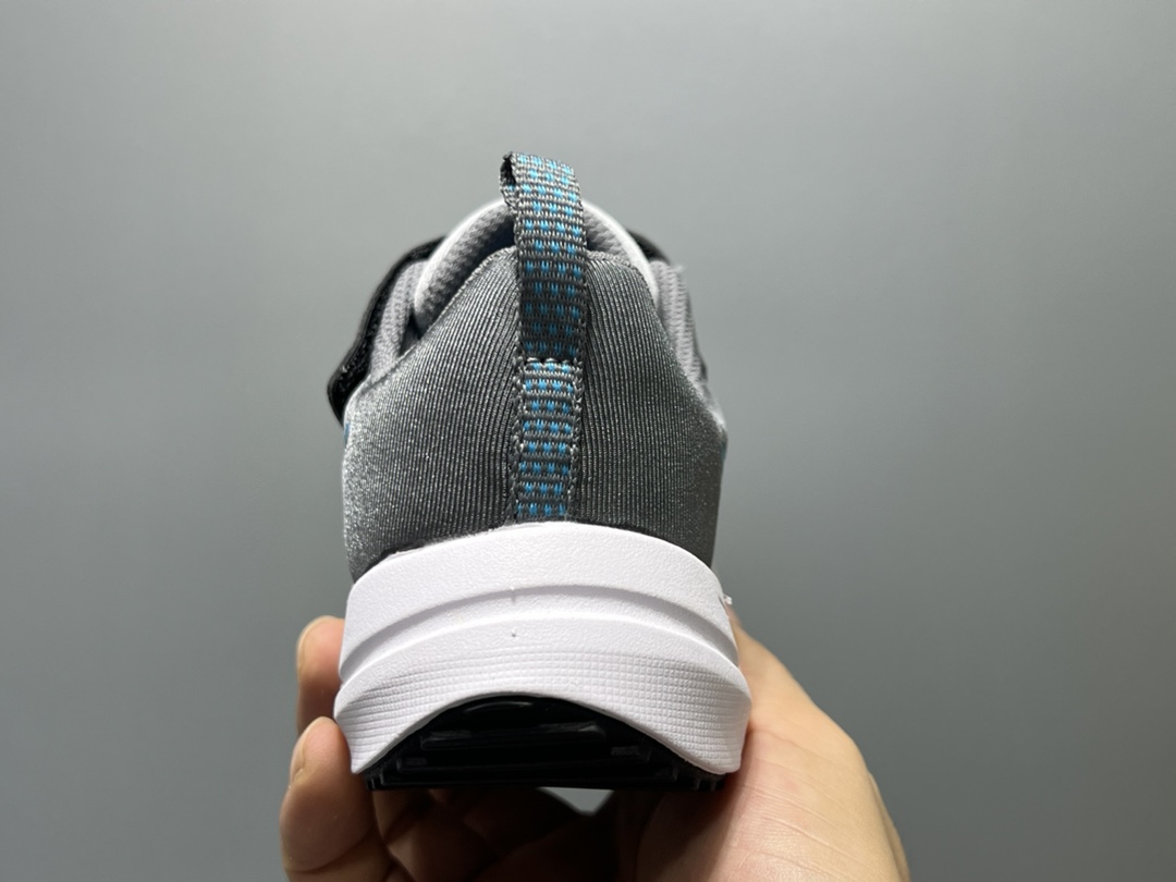 图片[7]-NK 赤足瑞亚系列儿童魔术贴运动鞋 尺码：23.5-37码 超级好穿的赤足瑞亚系列🆕 高密度针织鞋面，透气舒适☁️ 超轻超好穿的赤足系列，日常必备❤️ 耐磨防滑缓震大底，脚感超赞👍🏻 魔术贴设计，穿脱超级便捷✔️-选品中心