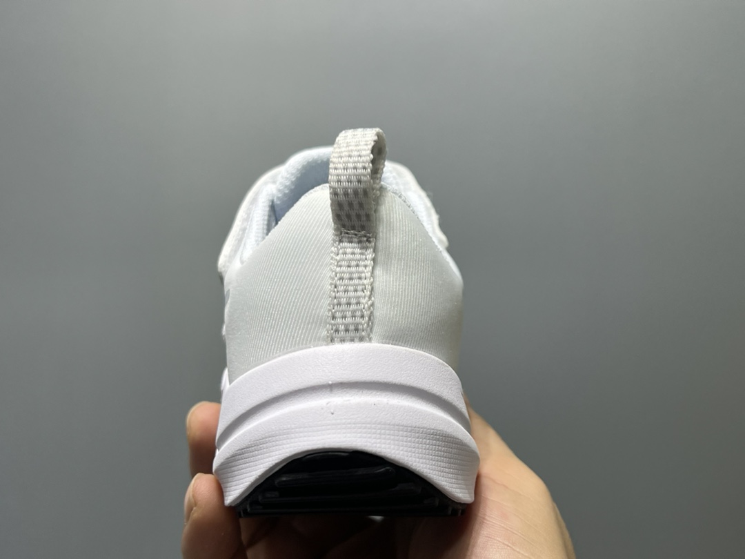 图片[7]-NK 赤足瑞亚系列儿童魔术贴运动鞋 尺码：23.5-37码 超级好穿的赤足瑞亚系列🆕 高密度针织鞋面，透气舒适☁️ 超轻超好穿的赤足系列，日常必备❤️ 耐磨防滑缓震大底，脚感超赞👍🏻 魔术贴设计，穿脱超级便捷✔️-选品中心