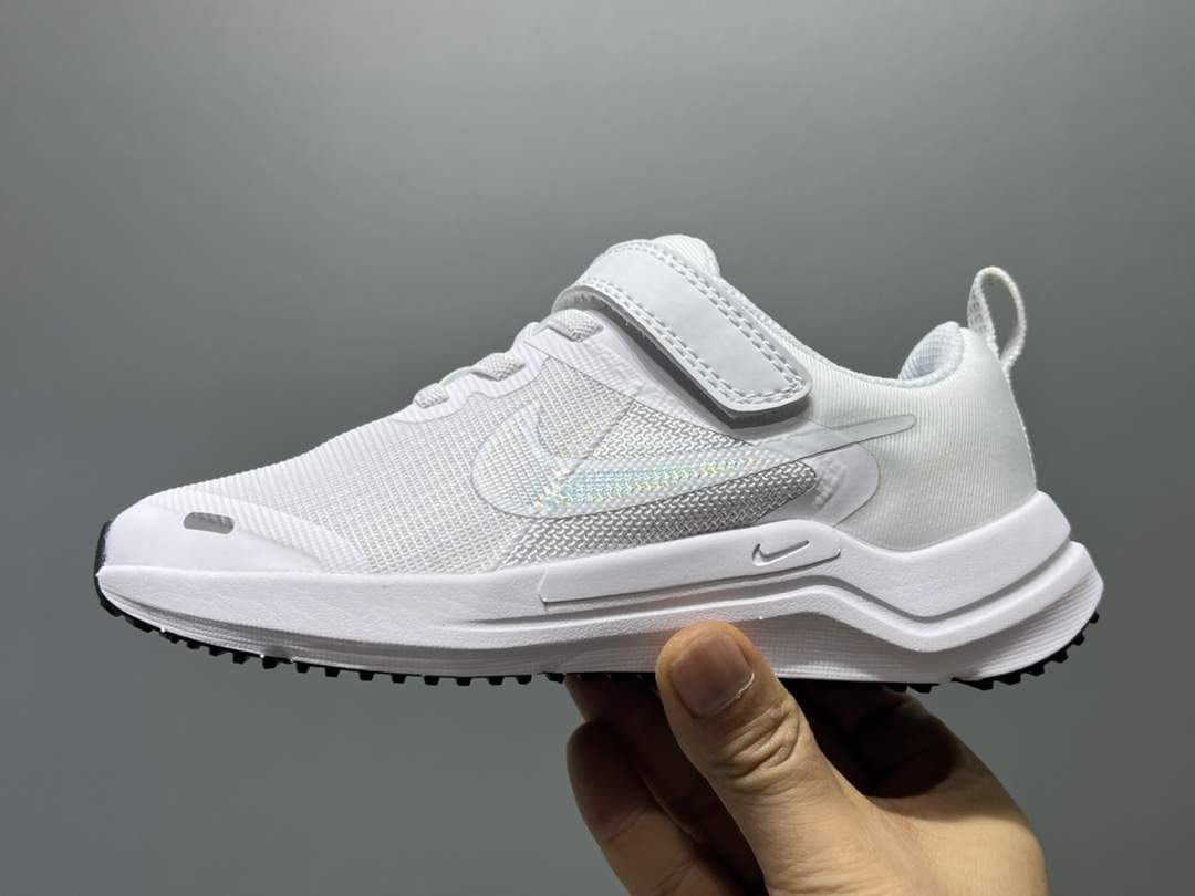 图片[4]-NK 赤足瑞亚系列儿童魔术贴运动鞋 尺码：23.5-37码 超级好穿的赤足瑞亚系列🆕 高密度针织鞋面，透气舒适☁️ 超轻超好穿的赤足系列，日常必备❤️ 耐磨防滑缓震大底，脚感超赞👍🏻 魔术贴设计，穿脱超级便捷✔️-选品中心