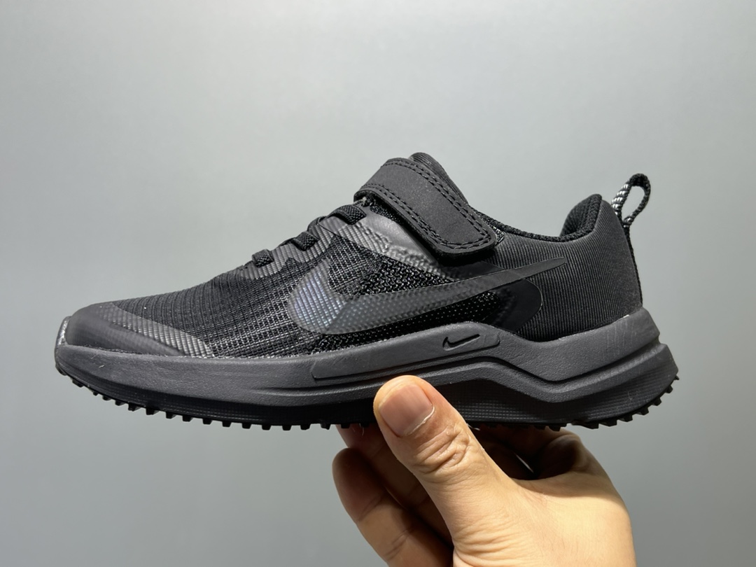 图片[4]-NK 赤足瑞亚系列儿童魔术贴运动鞋 尺码：23.5-37码 超级好穿的赤足瑞亚系列🆕 高密度针织鞋面，透气舒适☁️ 超轻超好穿的赤足系列，日常必备❤️ 耐磨防滑缓震大底，脚感超赞👍🏻 魔术贴设计，穿脱超级便捷✔️-选品中心