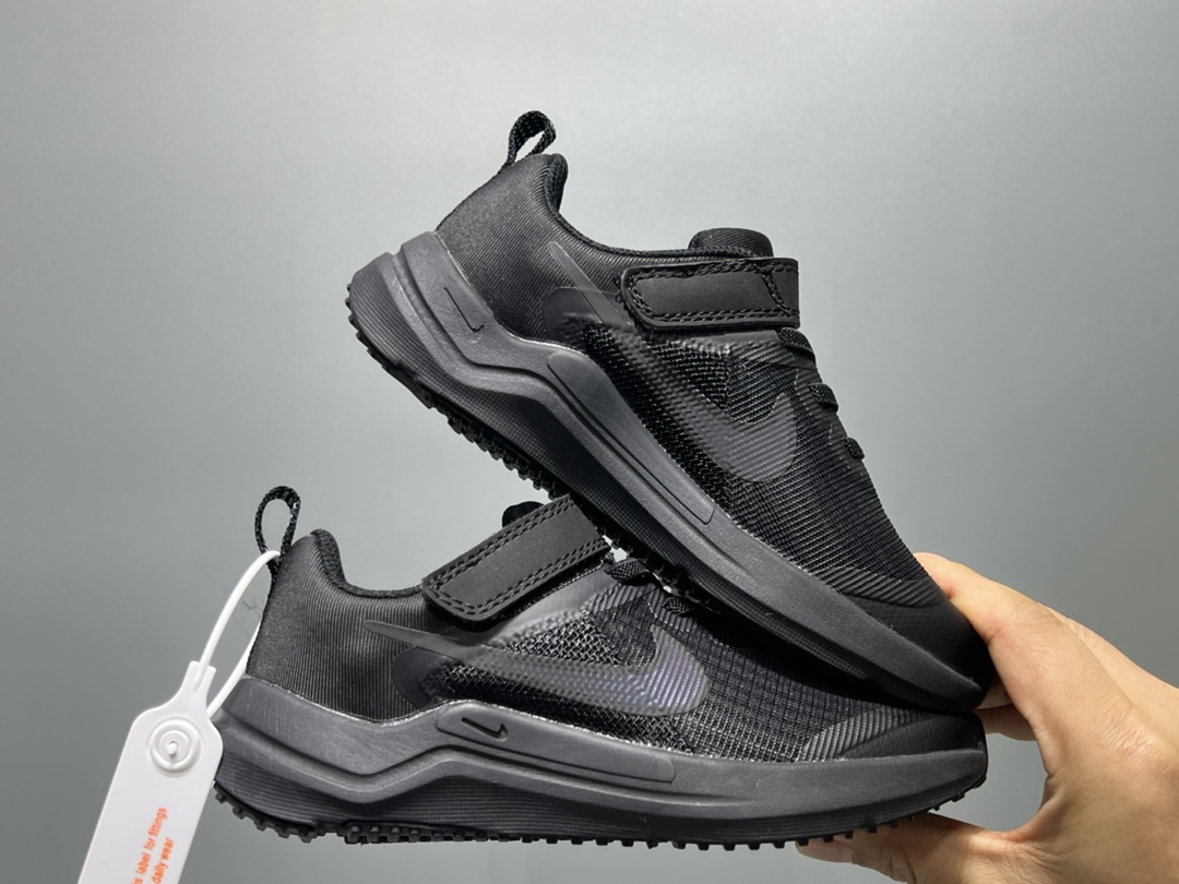 图片[9]-NK 赤足瑞亚系列儿童魔术贴运动鞋 尺码：23.5-37码 超级好穿的赤足瑞亚系列🆕 高密度针织鞋面，透气舒适☁️ 超轻超好穿的赤足系列，日常必备❤️ 耐磨防滑缓震大底，脚感超赞👍🏻 魔术贴设计，穿脱超级便捷✔️-选品中心