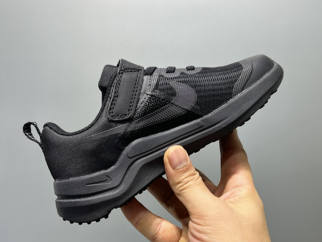 图片[6]-NK 赤足瑞亚系列儿童魔术贴运动鞋 尺码：23.5-37码 超级好穿的赤足瑞亚系列🆕 高密度针织鞋面，透气舒适☁️ 超轻超好穿的赤足系列，日常必备❤️ 耐磨防滑缓震大底，脚感超赞👍🏻 魔术贴设计，穿脱超级便捷✔️-选品中心