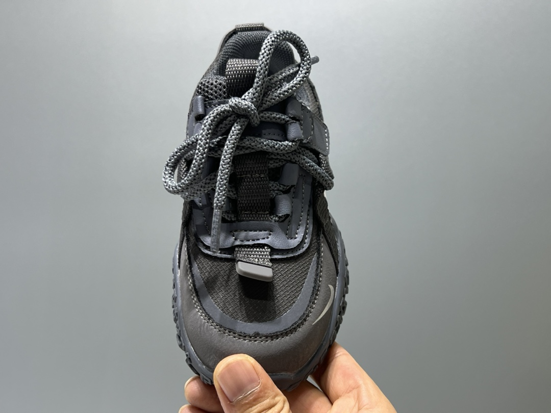 图片[8]-耐克新款轮胎底魔术贴儿童老爹鞋 尺码：26-37码 大火的轮胎底🛞系列🆕 魔术贴设计，穿脱超级方便✔️ 优质皮料拼接，质感超赞👍🏻 抓地力超强的轮胎橡胶大底去，脚感不言而喻👍🏻-选品中心