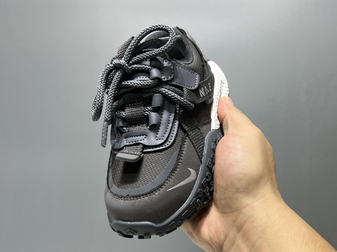 图片[3]-耐克新款轮胎底魔术贴儿童老爹鞋 尺码：26-37码 大火的轮胎底🛞系列🆕 魔术贴设计，穿脱超级方便✔️ 优质皮料拼接，质感超赞👍🏻 抓地力超强的轮胎橡胶大底去，脚感不言而喻👍🏻-选品中心