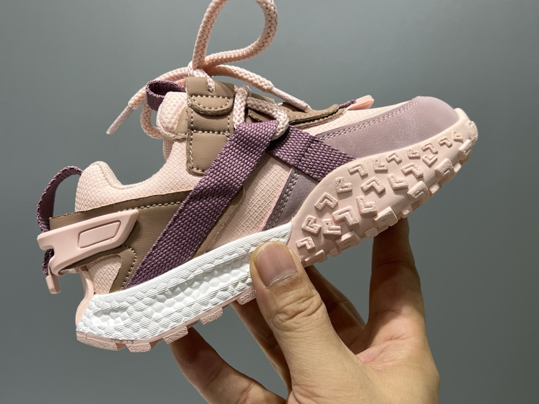 图片[6]-耐克 新款轮胎底魔术贴儿童老爹鞋 尺码：26-37码 大火的轮胎底🛞系列🆕 魔术贴设计，穿脱超级方便✔️ 优质皮料拼接，质感超赞👍🏻 抓地力超强的轮胎橡胶大底去，脚感不言而喻👍🏻-选品中心