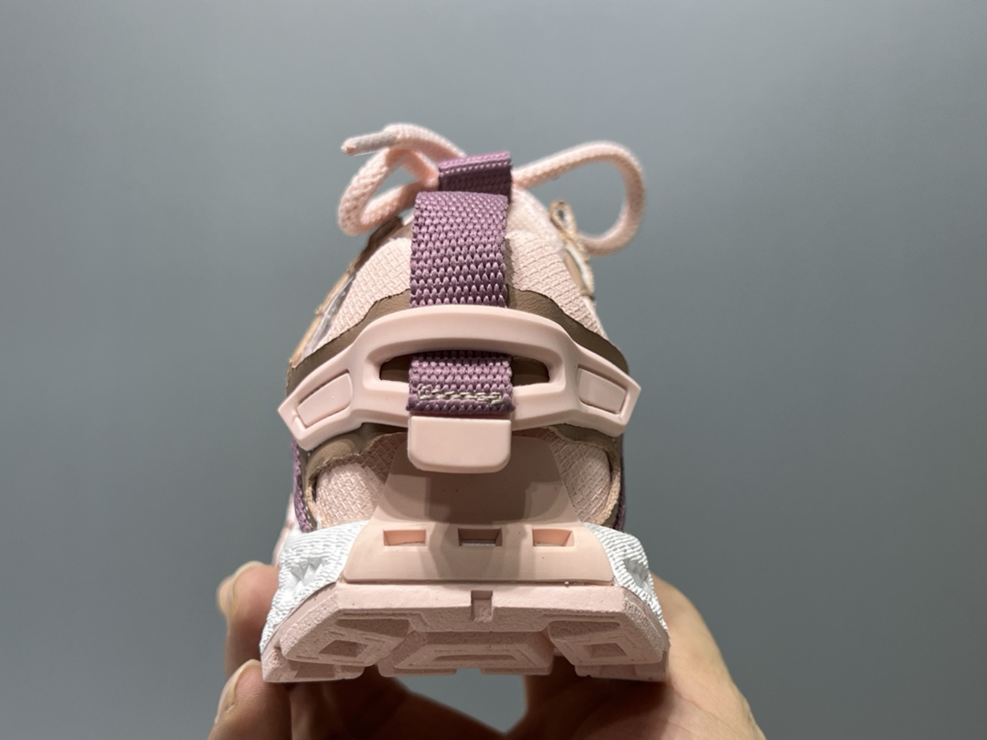 图片[7]-耐克 新款轮胎底魔术贴儿童老爹鞋 尺码：26-37码 大火的轮胎底🛞系列🆕 魔术贴设计，穿脱超级方便✔️ 优质皮料拼接，质感超赞👍🏻 抓地力超强的轮胎橡胶大底去，脚感不言而喻👍🏻-选品中心