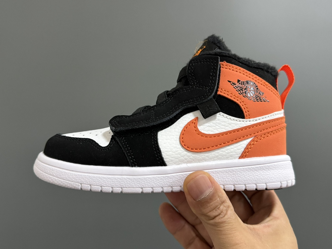 图片[4]-加绒乔一中帮魔术贴儿童运动鞋24-37码 加绒款太暖啦🔥升级头层皮料，质感超赞👍🏻魔术贴松紧带设计，超方便✔️轻便保暖又实用❤️-选品中心