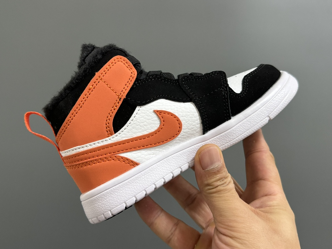 图片[6]-加绒乔一中帮魔术贴儿童运动鞋24-37码 加绒款太暖啦🔥升级头层皮料，质感超赞👍🏻魔术贴松紧带设计，超方便✔️轻便保暖又实用❤️-选品中心