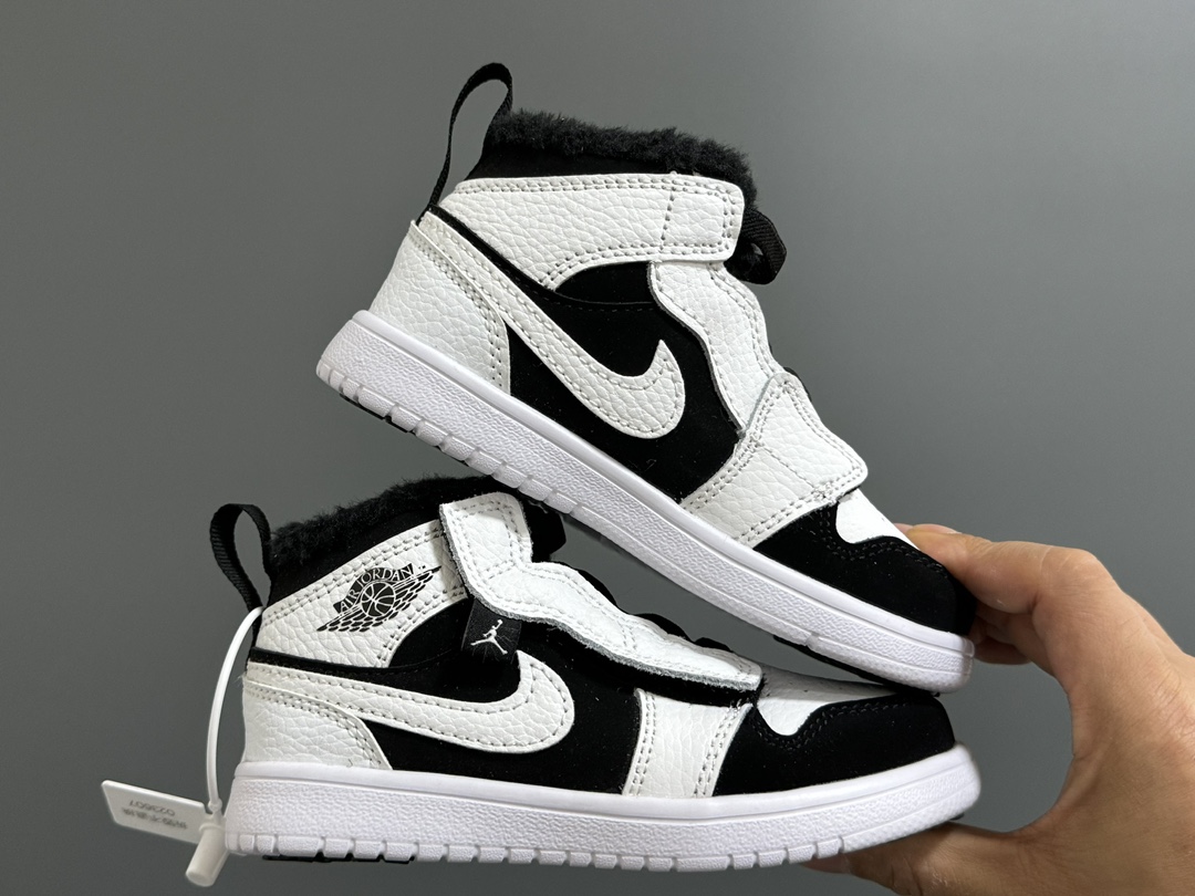 图片[9]-加绒乔一中帮魔术贴儿童运动鞋 尺码：24-37码 贴心如我们❄️加绒款太暖啦🔥 升级头层皮料，质感超赞👍🏻 魔术贴松紧带设计，超方便✔️ 轻便保暖又实用❤️-选品中心