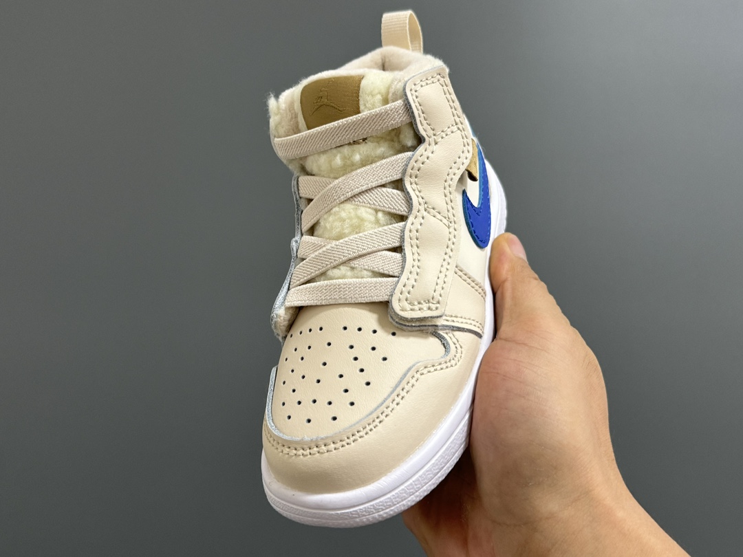 图片[3]-加绒乔一中帮魔术贴儿童运动鞋24-37码 加绒款太暖啦🔥升级头层皮料，质感超赞👍🏻魔术贴松紧带设计，超方便✔️轻便保暖又实用❤️-选品中心