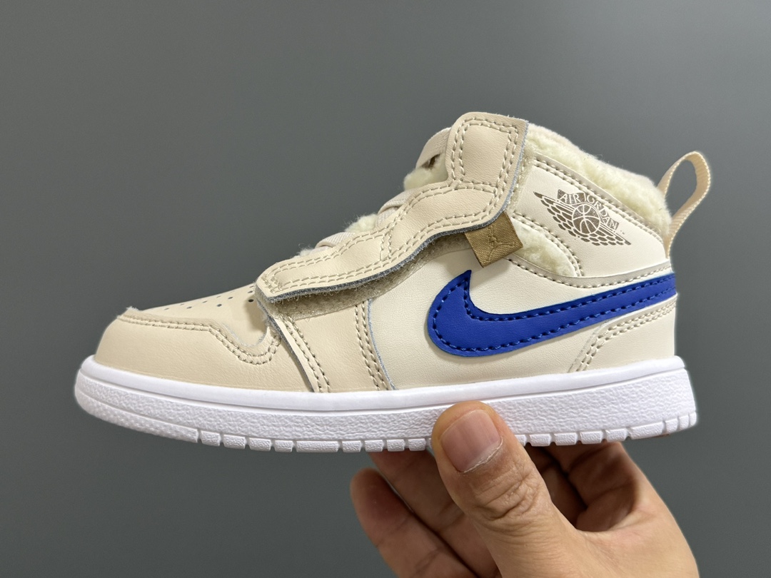 图片[4]-加绒乔一中帮魔术贴儿童运动鞋24-37码 加绒款太暖啦🔥升级头层皮料，质感超赞👍🏻魔术贴松紧带设计，超方便✔️轻便保暖又实用❤️-选品中心