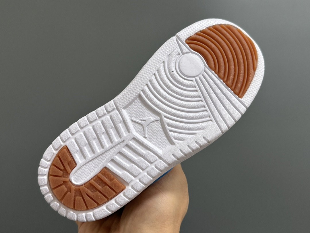 图片[5]-加绒乔一中帮魔术贴儿童运动鞋24-37码 加绒款太暖啦🔥升级头层皮料，质感超赞👍🏻魔术贴松紧带设计，超方便✔️轻便保暖又实用❤️-选品中心