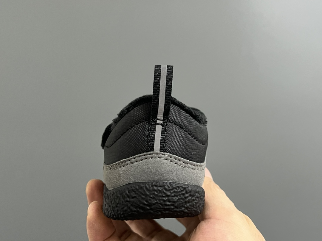 图片[7]-加绒KEEN低帮儿童魔术贴棉鞋 尺码：26-37码 户外大佬出棉鞋啦👏🏻 优质的皮料拼接，高级满满🈵️ 魔术贴设计，穿脱方便✌🏻 原装橡胶耐磨防滑大底，满足各种地形👍🏻 内里采用米粒绒，保暖又舒适☁️-选品中心