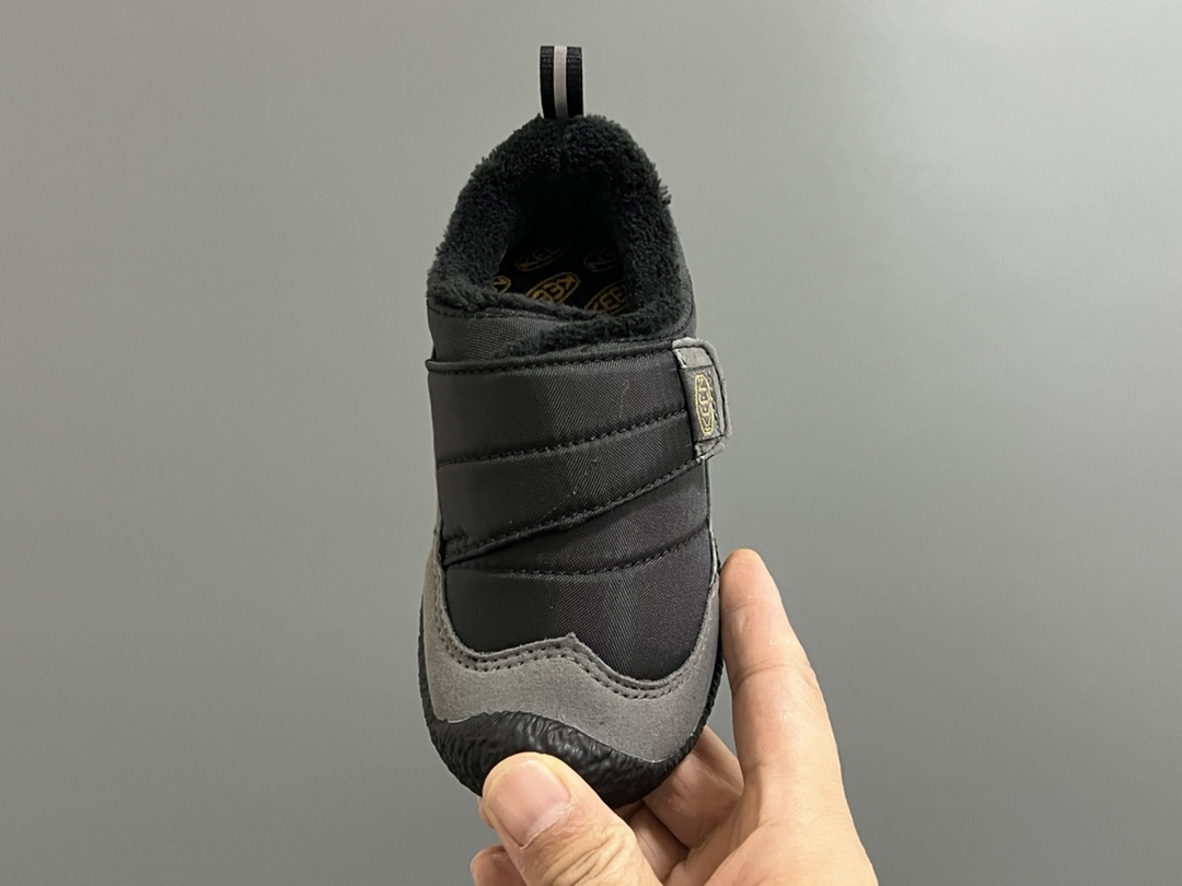 图片[8]-加绒KEEN低帮儿童魔术贴棉鞋 尺码：26-37码 户外大佬出棉鞋啦👏🏻 优质的皮料拼接，高级满满🈵️ 魔术贴设计，穿脱方便✌🏻 原装橡胶耐磨防滑大底，满足各种地形👍🏻 内里采用米粒绒，保暖又舒适☁️-选品中心