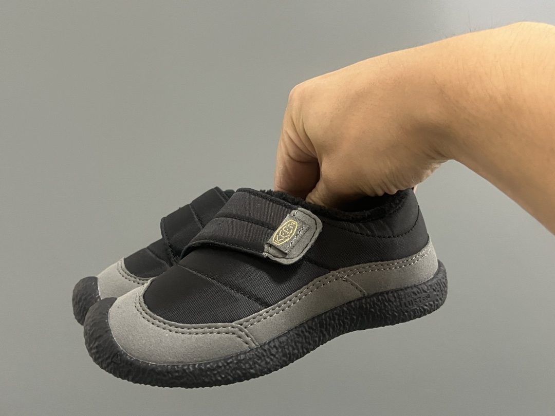 图片[2]-加绒KEEN低帮儿童魔术贴棉鞋 尺码：26-37码 户外大佬出棉鞋啦👏🏻 优质的皮料拼接，高级满满🈵️ 魔术贴设计，穿脱方便✌🏻 原装橡胶耐磨防滑大底，满足各种地形👍🏻 内里采用米粒绒，保暖又舒适☁️-选品中心