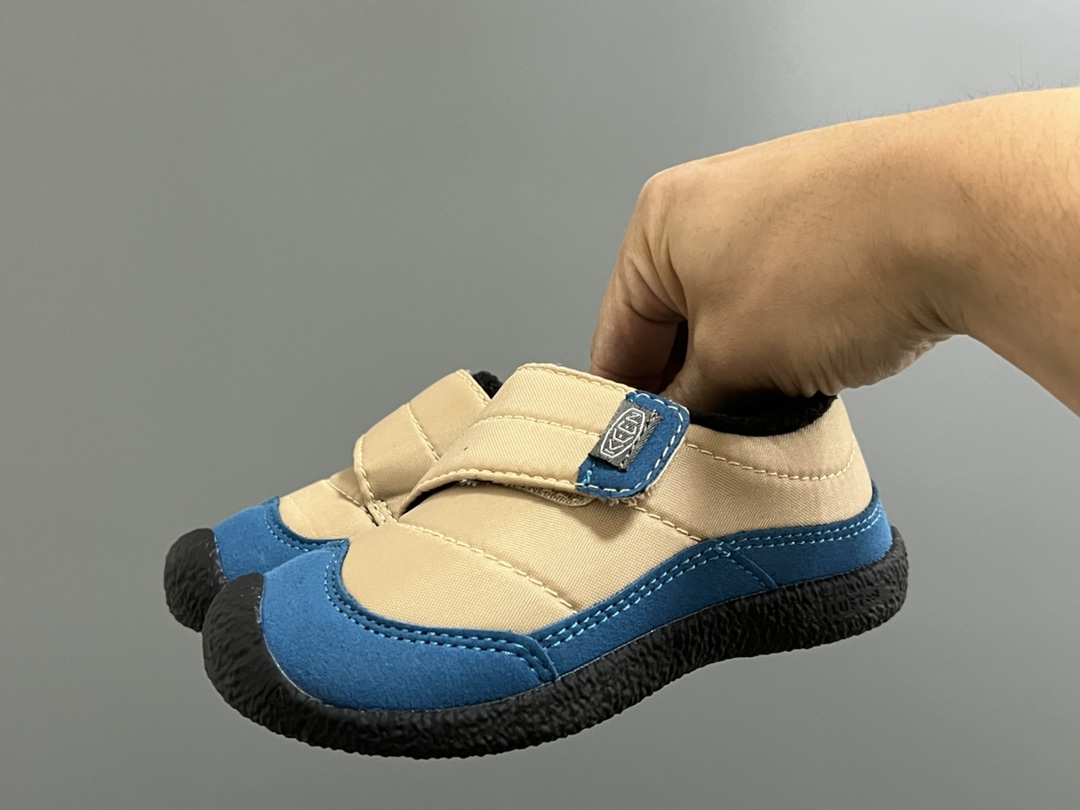 图片[2]-加绒KEEN低帮儿童魔术贴棉鞋 尺码：26-37码 户外大佬出棉鞋啦👏🏻 优质的皮料拼接，高级满满🈵️ 魔术贴设计，穿脱方便✌🏻 原装橡胶耐磨防滑大底，满足各种地形👍🏻 内里采用米粒绒，保暖又舒适☁️-选品中心