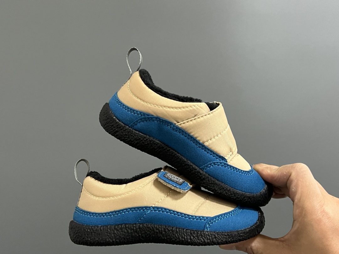 图片[9]-加绒KEEN低帮儿童魔术贴棉鞋 尺码：26-37码 户外大佬出棉鞋啦👏🏻 优质的皮料拼接，高级满满🈵️ 魔术贴设计，穿脱方便✌🏻 原装橡胶耐磨防滑大底，满足各种地形👍🏻 内里采用米粒绒，保暖又舒适☁️-选品中心