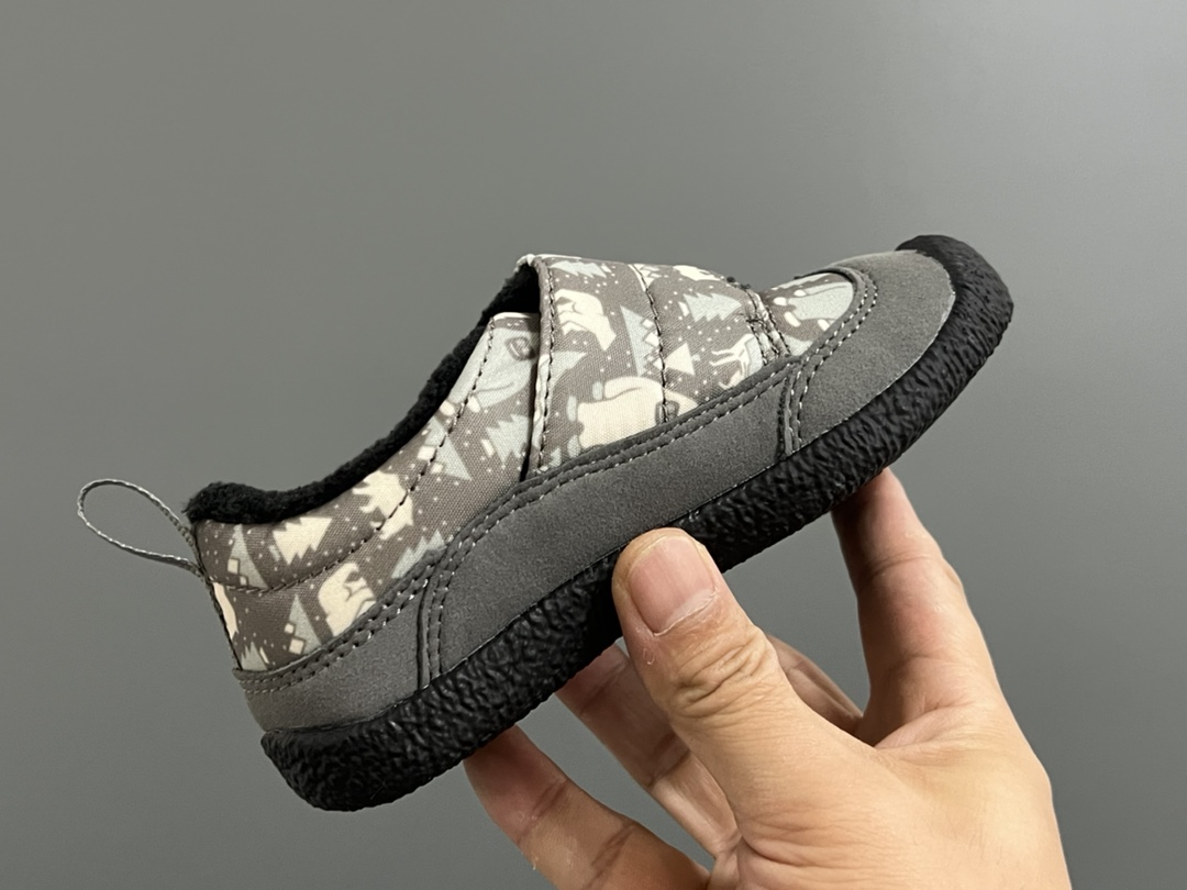 图片[6]-加绒KEEN低帮儿童魔术贴棉鞋 尺码：26-37码 户外大佬出棉鞋啦👏🏻 优质的皮料拼接，高级满满🈵️ 魔术贴设计，穿脱方便✌🏻 原装橡胶耐磨防滑大底，满足各种地形👍🏻 内里采用米粒绒，保暖又舒适☁️-选品中心