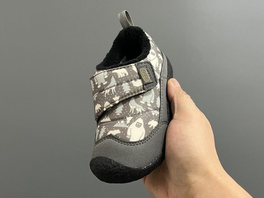 图片[3]-加绒KEEN低帮儿童魔术贴棉鞋 尺码：26-37码 户外大佬出棉鞋啦👏🏻 优质的皮料拼接，高级满满🈵️ 魔术贴设计，穿脱方便✌🏻 原装橡胶耐磨防滑大底，满足各种地形👍🏻 内里采用米粒绒，保暖又舒适☁️-选品中心