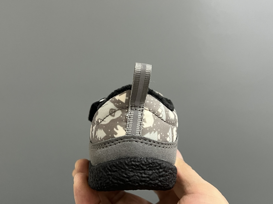 图片[7]-加绒KEEN低帮儿童魔术贴棉鞋 尺码：26-37码 户外大佬出棉鞋啦👏🏻 优质的皮料拼接，高级满满🈵️ 魔术贴设计，穿脱方便✌🏻 原装橡胶耐磨防滑大底，满足各种地形👍🏻 内里采用米粒绒，保暖又舒适☁️-选品中心