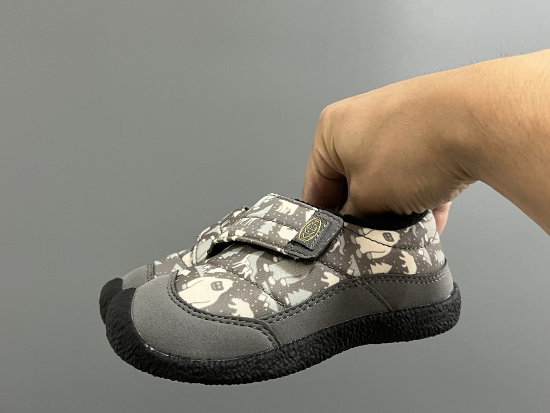 图片[2]-加绒KEEN低帮儿童魔术贴棉鞋 尺码：26-37码 户外大佬出棉鞋啦👏🏻 优质的皮料拼接，高级满满🈵️ 魔术贴设计，穿脱方便✌🏻 原装橡胶耐磨防滑大底，满足各种地形👍🏻 内里采用米粒绒，保暖又舒适☁️-选品中心