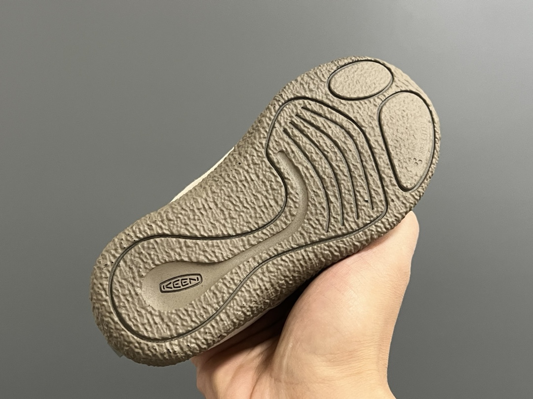 图片[5]-加绒KEEN低帮儿童魔术贴棉鞋 尺码：26-37码 户外大佬出棉鞋啦👏🏻 优质的皮料拼接，高级满满🈵️ 魔术贴设计，穿脱方便✌🏻 原装橡胶耐磨防滑大底，满足各种地形👍🏻 内里采用米粒绒，保暖又舒适☁️-选品中心