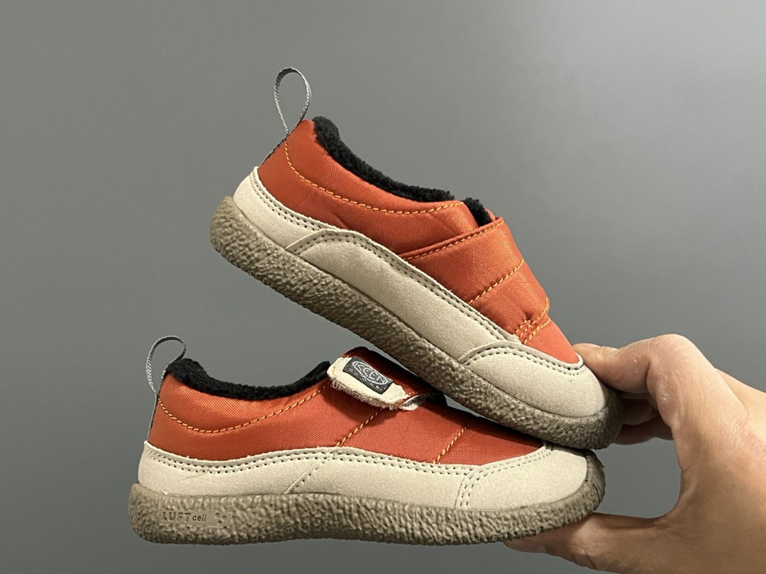 图片[9]-加绒KEEN低帮儿童魔术贴棉鞋 尺码：26-37码 户外大佬出棉鞋啦👏🏻 优质的皮料拼接，高级满满🈵️ 魔术贴设计，穿脱方便✌🏻 原装橡胶耐磨防滑大底，满足各种地形👍🏻 内里采用米粒绒，保暖又舒适☁️-选品中心