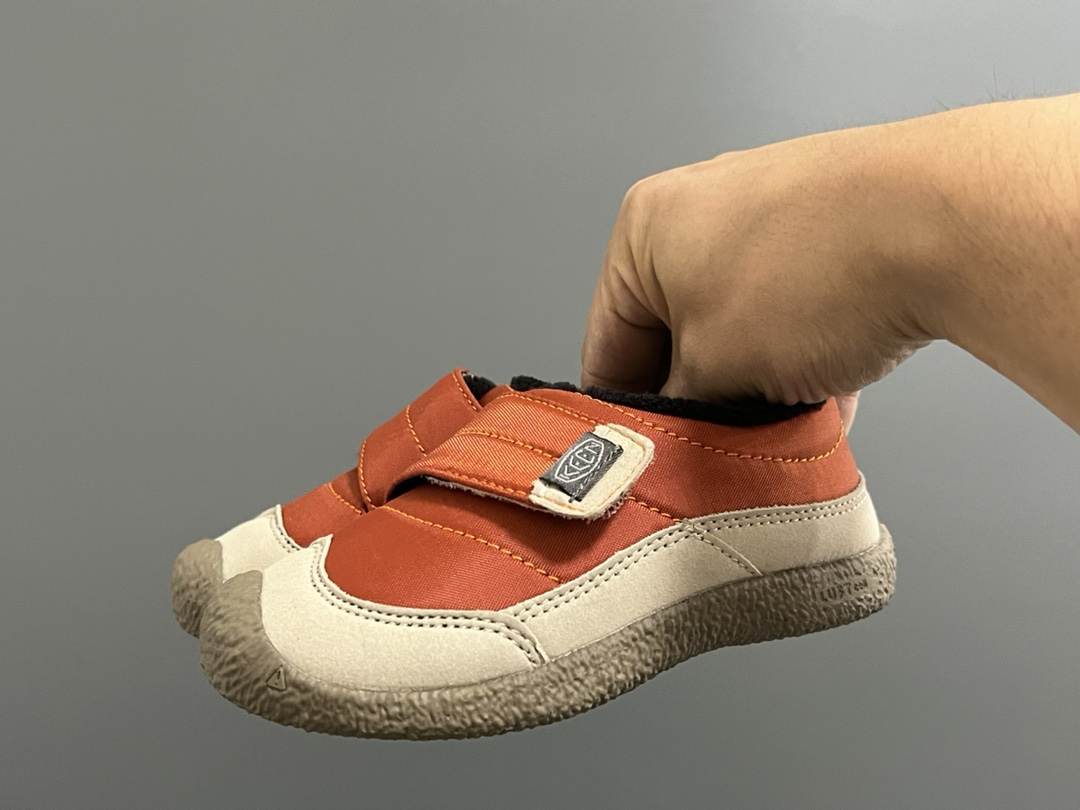 图片[2]-加绒KEEN低帮儿童魔术贴棉鞋 尺码：26-37码 户外大佬出棉鞋啦👏🏻 优质的皮料拼接，高级满满🈵️ 魔术贴设计，穿脱方便✌🏻 原装橡胶耐磨防滑大底，满足各种地形👍🏻 内里采用米粒绒，保暖又舒适☁️-选品中心