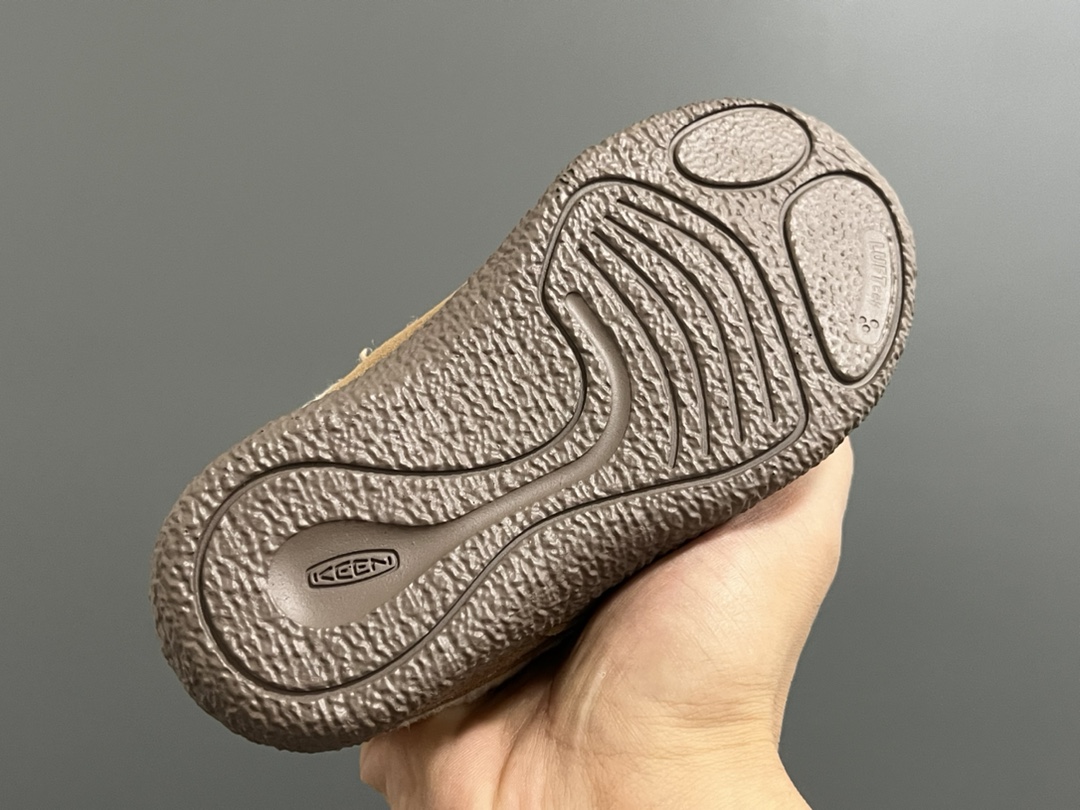 图片[5]-加绒KEE*低帮儿童魔术贴棉鞋 尺码：26-37码 户外大佬出棉鞋啦👏🏻 优质的皮料拼接，高级满满🈵️ 魔术贴设计，穿脱方便✌🏻 原装橡胶耐磨防滑大底，满足各种地形👍🏻 内里采用米粒绒，保暖又舒适☁️-选品中心