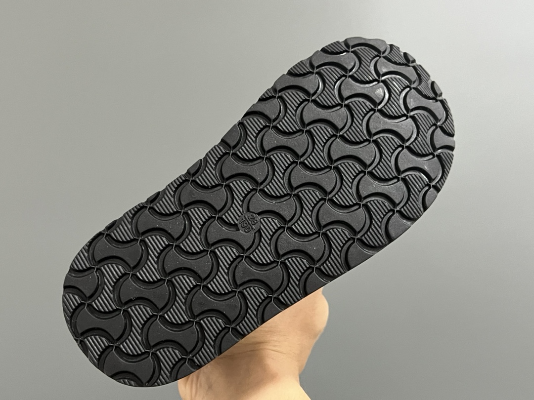 图片[5]-B家高帮拉链儿童棉鞋雪地靴 尺码：26-37码 丑萌丑萌的大头儿童雪地靴❄️ 高帮款式，防风效果超好❤️ 内里加绒加厚，保暖又舒适☁️ 耐磨防滑大底，脚感超赞👍🏻-选品中心