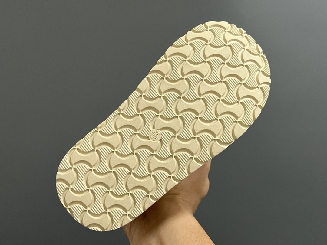 图片[5]-B家高帮拉链儿童棉鞋雪地靴 尺码：26-37码 丑萌丑萌的大头儿童雪地靴❄️ 高帮款式，防风效果超好❤️ 内里加绒加厚，保暖又舒适☁️ 耐磨防滑大底，脚感超赞👍🏻-选品中心