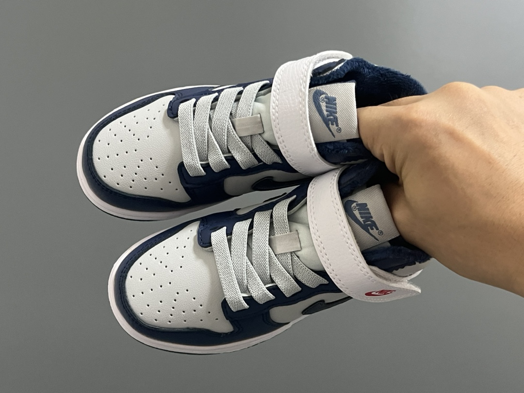 NO:583746,Fine velvet model, S-ratio high-top Velcro children's sports shoes, size 26-37, must-have high-top model for autumn and winter. Velvet lining is super comfortable. High-quality leather, great texture. Wear-resistant and non-slip outsole, helps with daily sports. Velcro design, exercises fine finger movements, snow boots, boots, sneakers,19860909细绒款 S比高帮魔术贴儿童运动鞋 SIZE26-37码 秋冬必备高帮款 加绒细绒内里超级舒服 优质皮料,质感超赞 耐磨防滑大底,助力日常生活运动 魔术贴设计,锻炼手指精细动作,雪地靴,boots,sneakers,,Children's