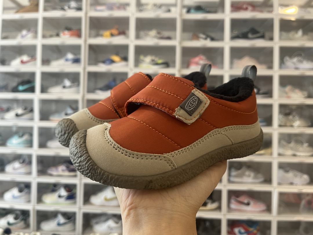 High-Quality Children’s Magic Shoes in 26-37 Yards: Durable, Stylish, and Comfortable! - 图片 3