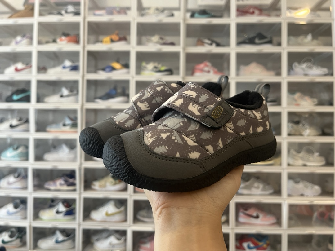 High-Quality Children’s Magic Shoes in 26-37 Yards: Durable, Stylish, and Comfortable! - 图片 4