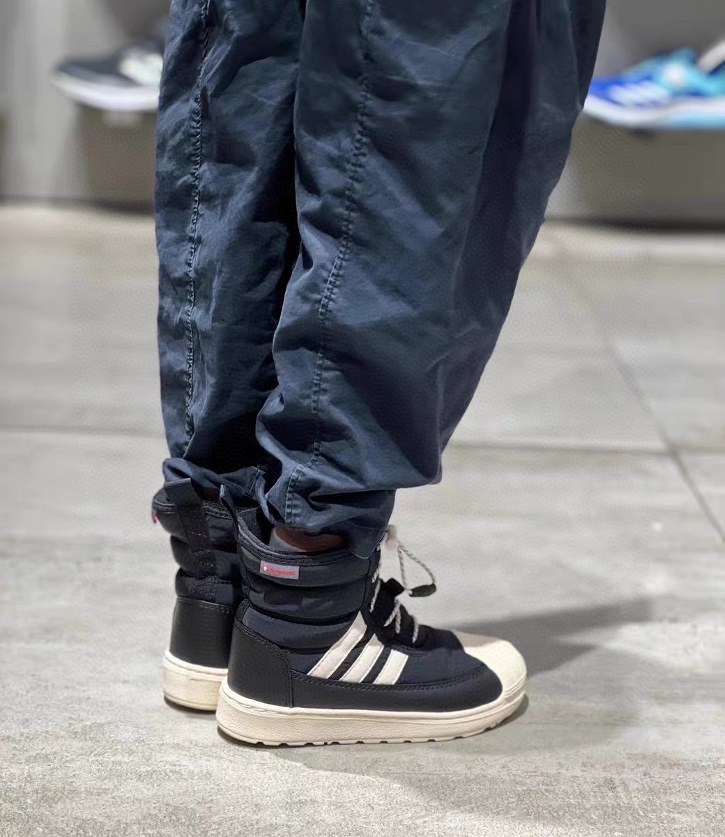 图片[9]-家秋冬新款户外贝壳头男女童高帮棉靴 尺码：26-37码 近期大火🔥的户外风⛺️ 经典贝壳头款式，保护稚嫩脚丫🦶 内里加绒保暖舒适☁️ 高帮款，防风保暖效果超级好🔥 原装耐磨防滑大底✔️ 今年冬天❄️首选❤️-选品中心