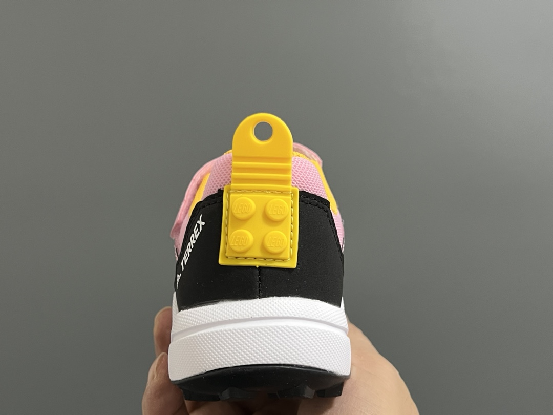 图片[7]-A家乐高联名户外轻便魔术贴儿童运动鞋 尺码：26-37码 柜子同步新款🆕 超赞的乐高联名系✔️ 高密度针织鞋面，质感超软超舒服☁️ 抓地力超强的橡胶大底，脚感不言而喻✌🏻-选品中心