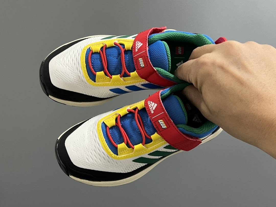 A家乐高联名户外轻便魔术贴儿童运动鞋 尺码：26-37码 柜子同步新款🆕 超赞的乐高联名系✔️ 高密度针织鞋面，质感超软超舒服☁️ 抓地力超强的橡胶大底，脚感不言而喻✌🏻-选品中心