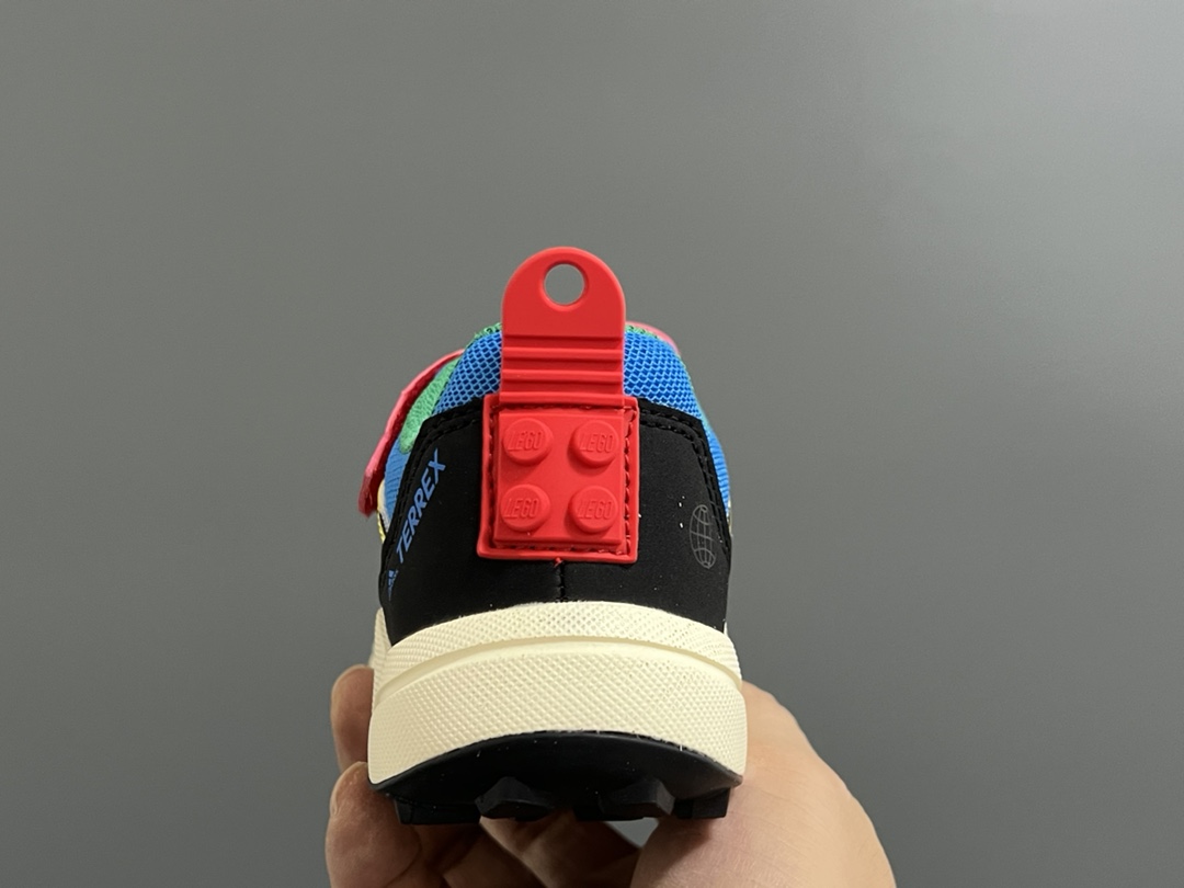 图片[7]-A家乐高联名户外轻便魔术贴儿童运动鞋 尺码：26-37码 柜子同步新款🆕 超赞的乐高联名系✔️ 高密度针织鞋面，质感超软超舒服☁️ 抓地力超强的橡胶大底，脚感不言而喻✌🏻-选品中心