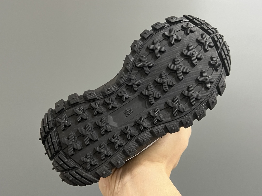 图片[5]-加绒北家中帮魔术贴儿童户外鞋 尺码：27-37码 经典户外大牌🧗 橡胶耐磨防滑大底，脚感超赞👍🏻 中帮款式，保护稚嫩脚踝✌🏻 加绒贴心呵护，暖暖过冬❄️-选品中心